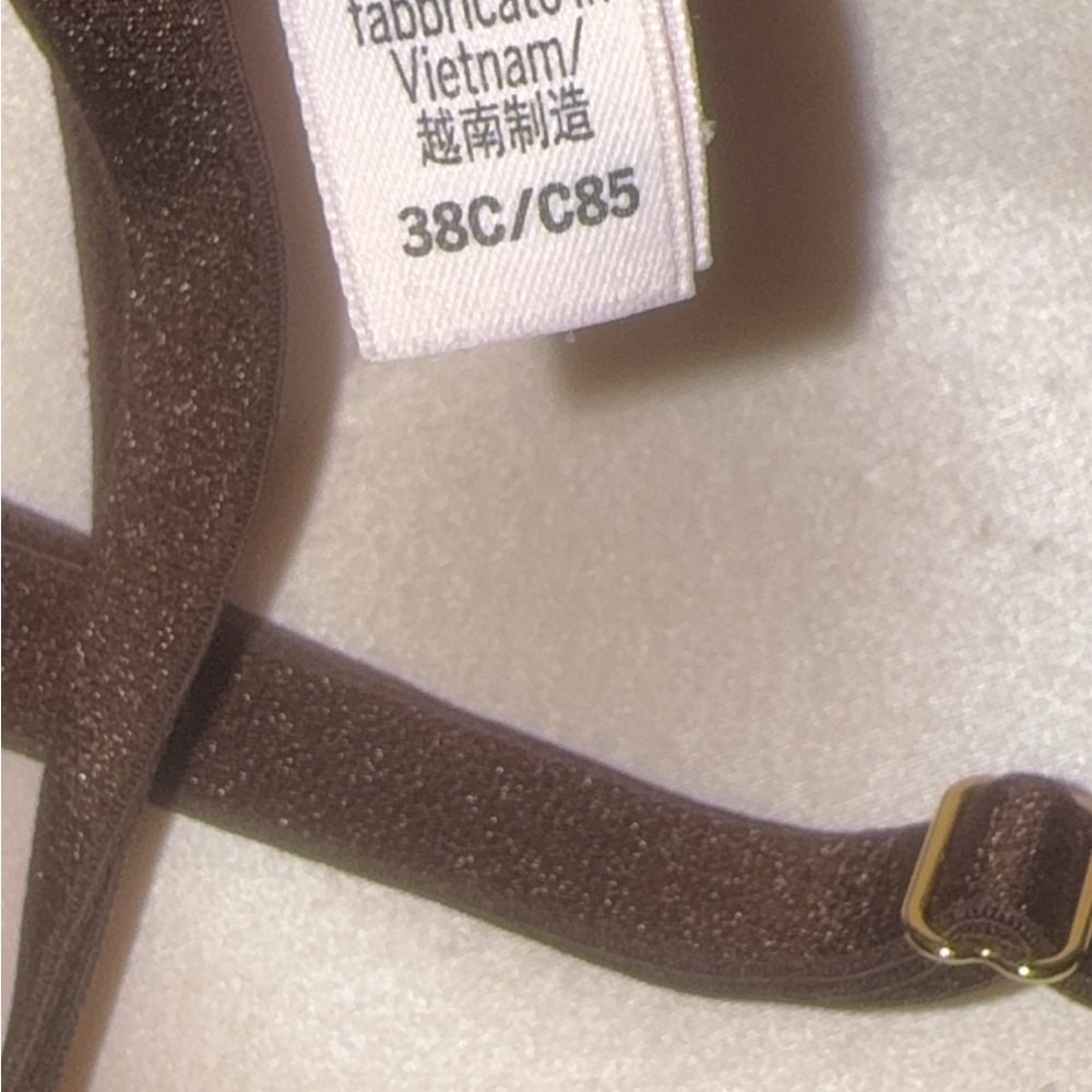 38C VS Bombshell Bras add 2 cups - Picture 4 of 7